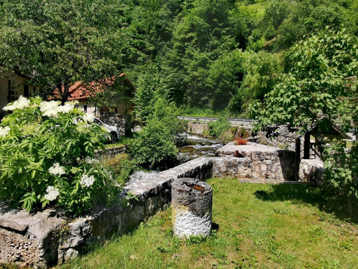 Bajta Kroparica Exterior foto