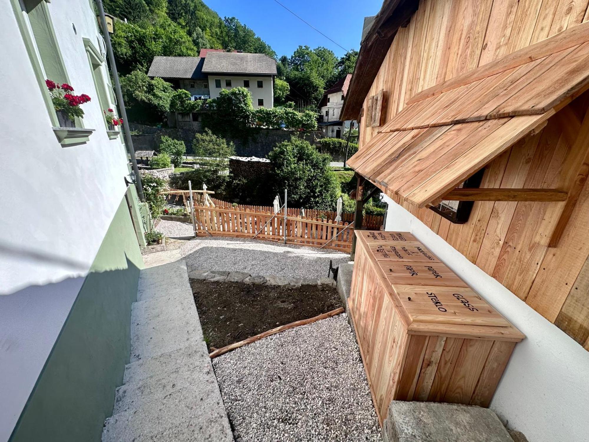 Bajta Kroparica Exterior foto