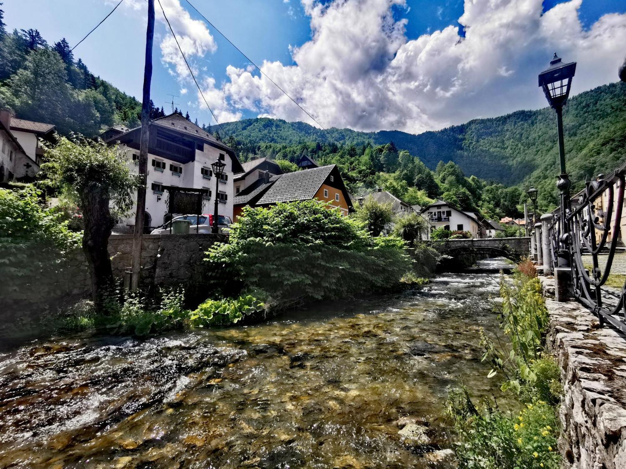 Bajta Kroparica Exterior foto