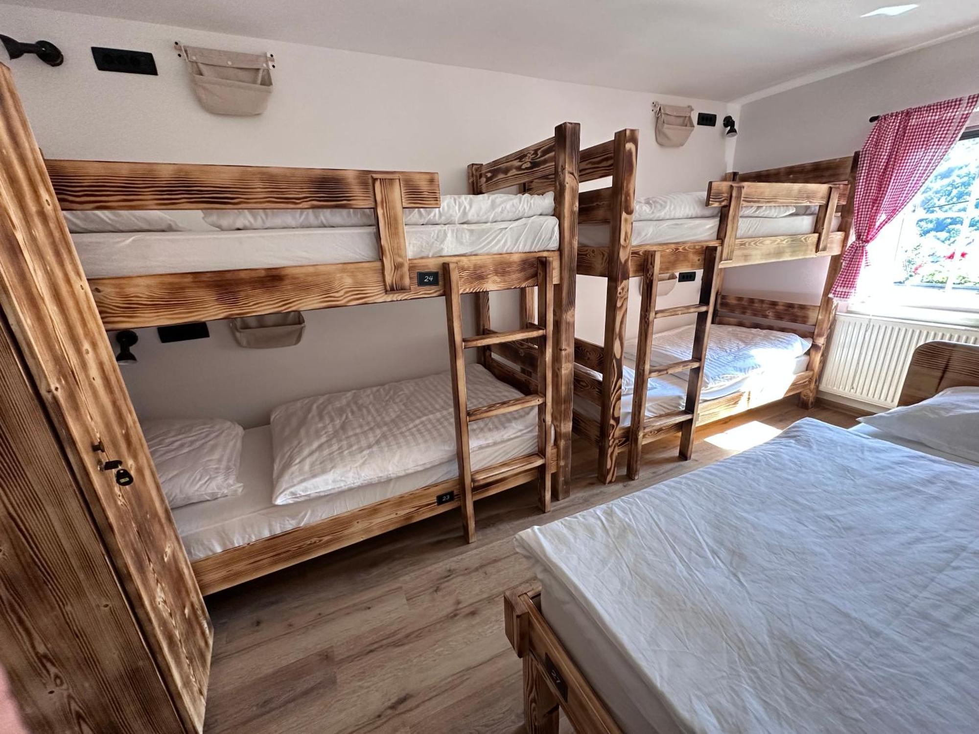 Bajta Kroparica Exterior foto